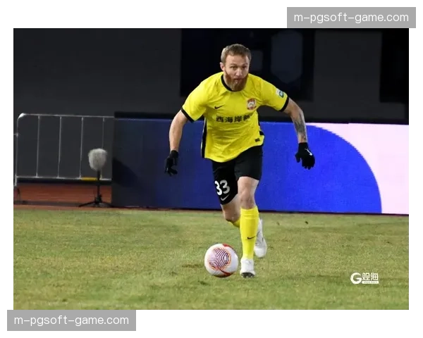 青岛西海岸定位球二次进攻成破局关键 戴维森后插上挑射终结两连败颓势 青岛西海岸定位球二次进攻成破局关键 戴维森后插上挑射终结两连败颓势